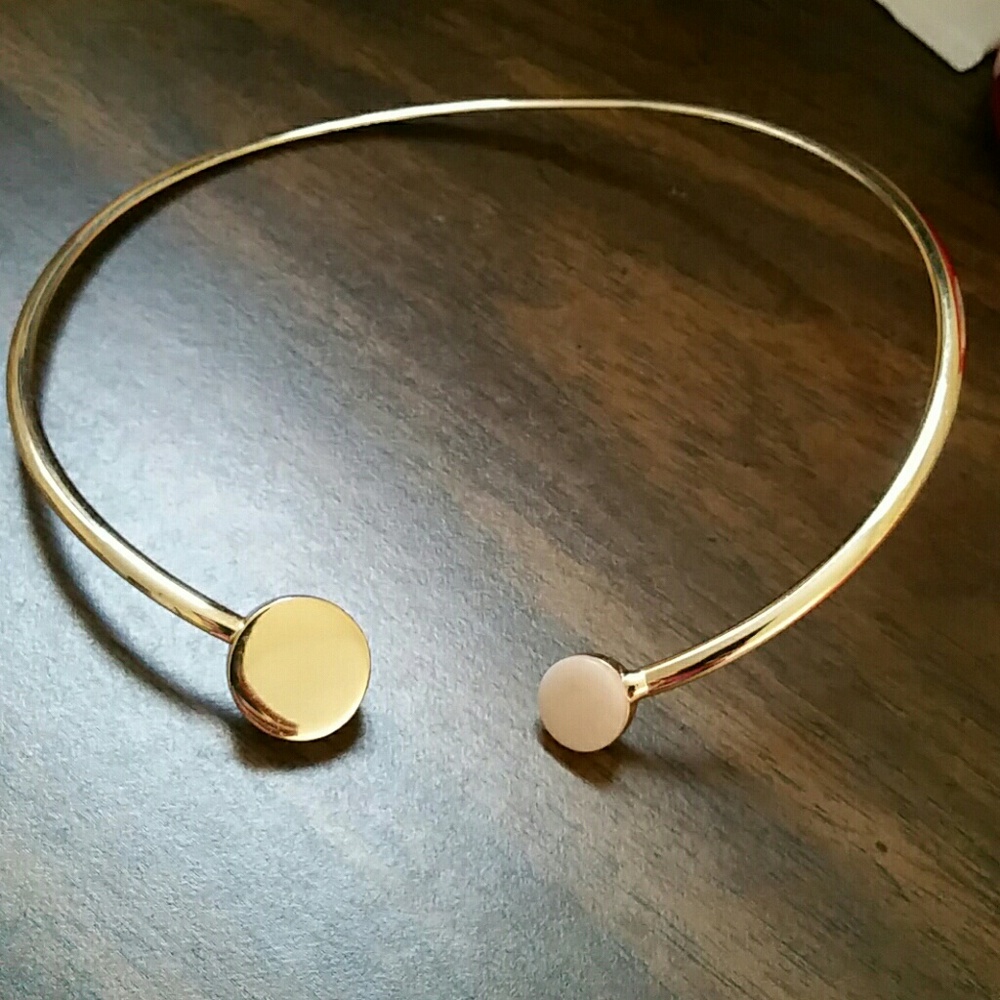 Banana Republic necklace